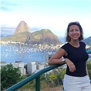 Aulas de português com uma professora extremamente motivada e dinamica